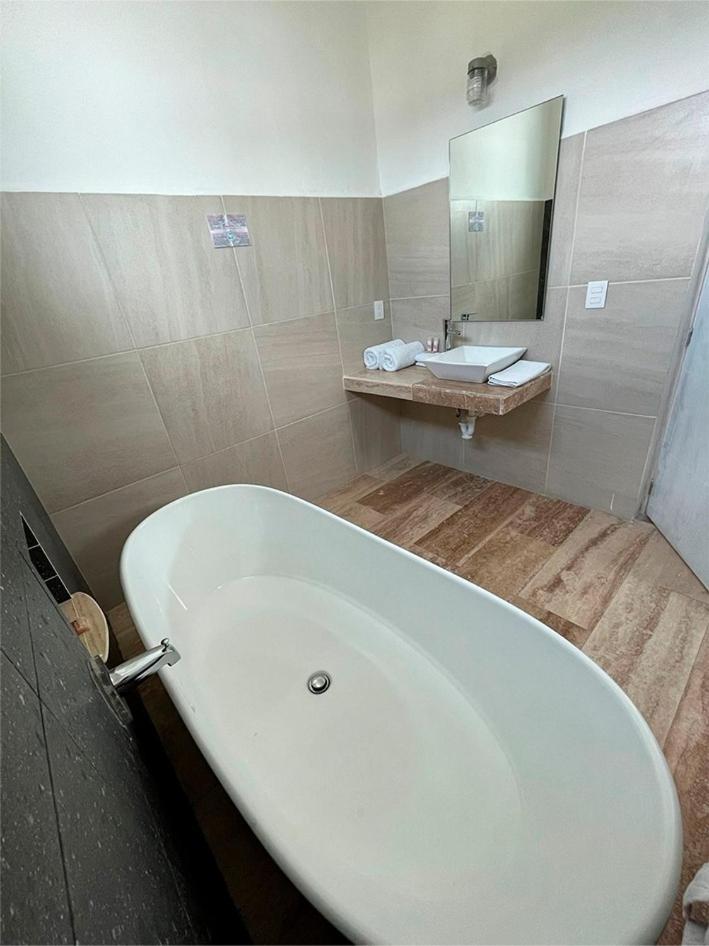 Hotel Splash Inn Альенде Экстерьер фото