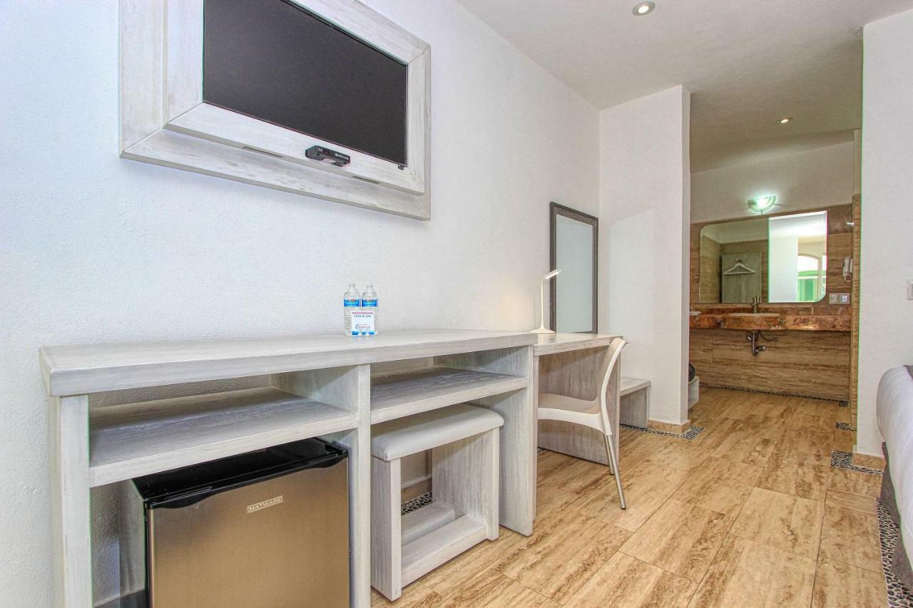 Hotel Splash Inn Альенде Экстерьер фото