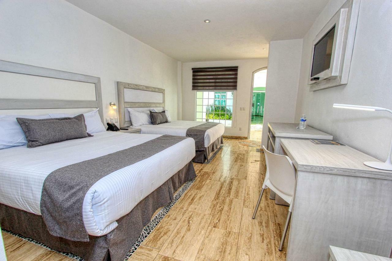 Hotel Splash Inn Альенде Экстерьер фото